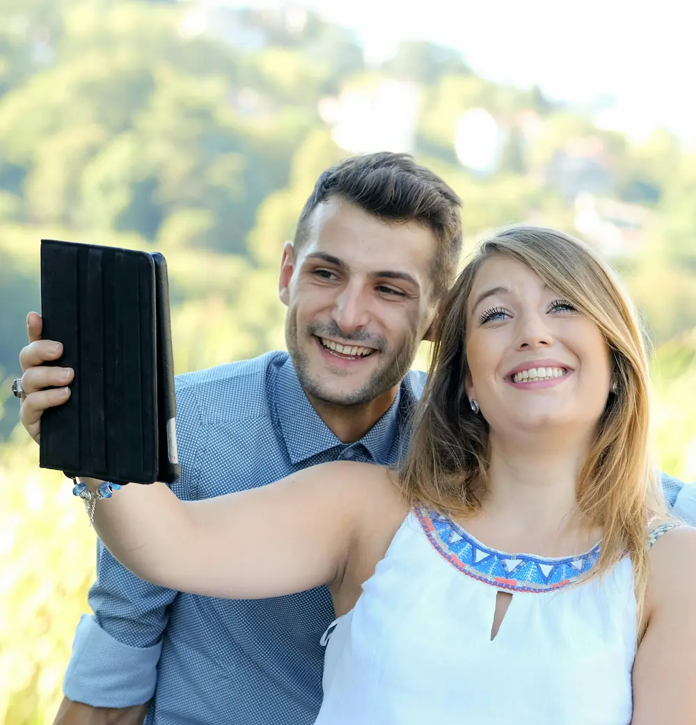 Review couple3